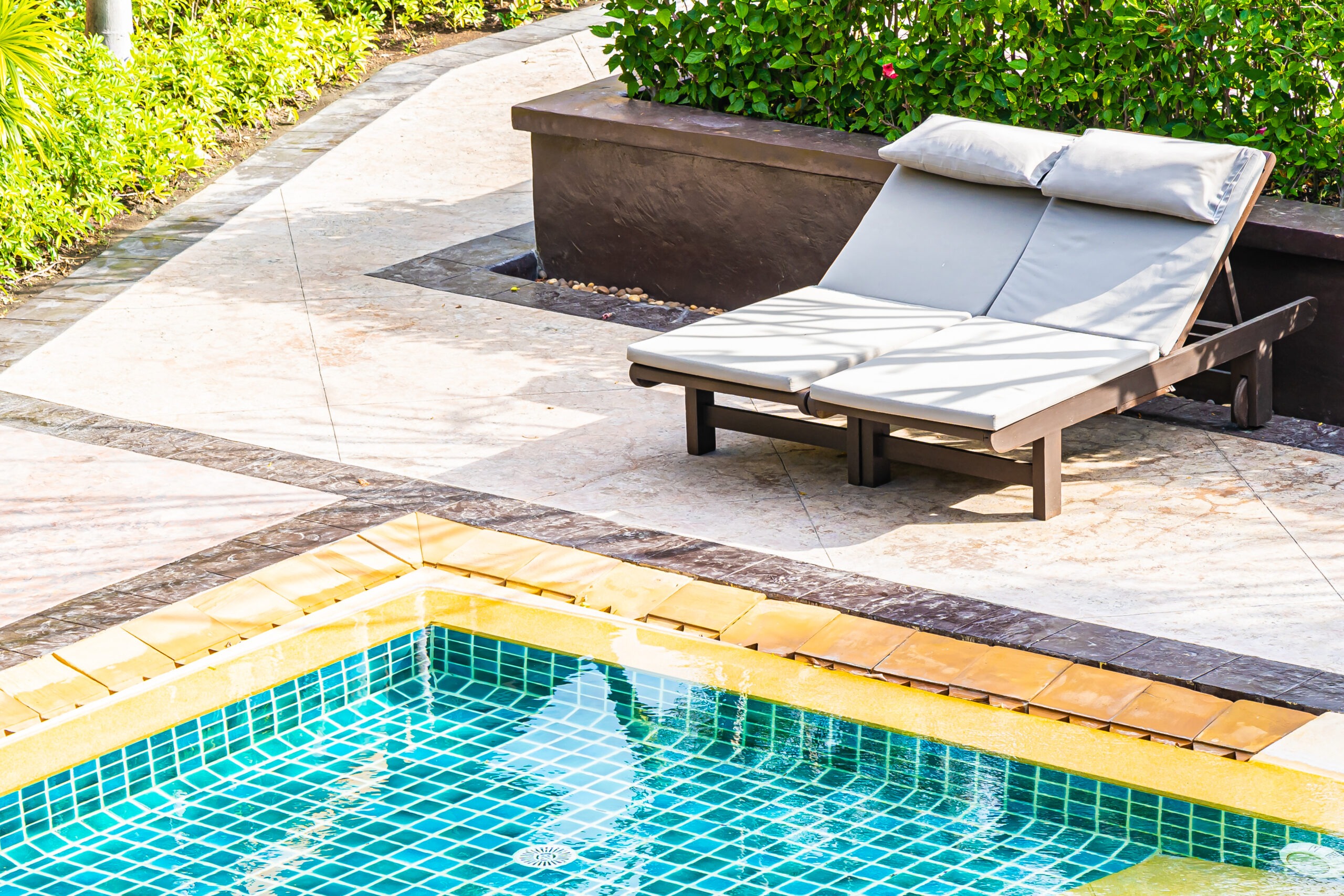 Gunite Pool Builder